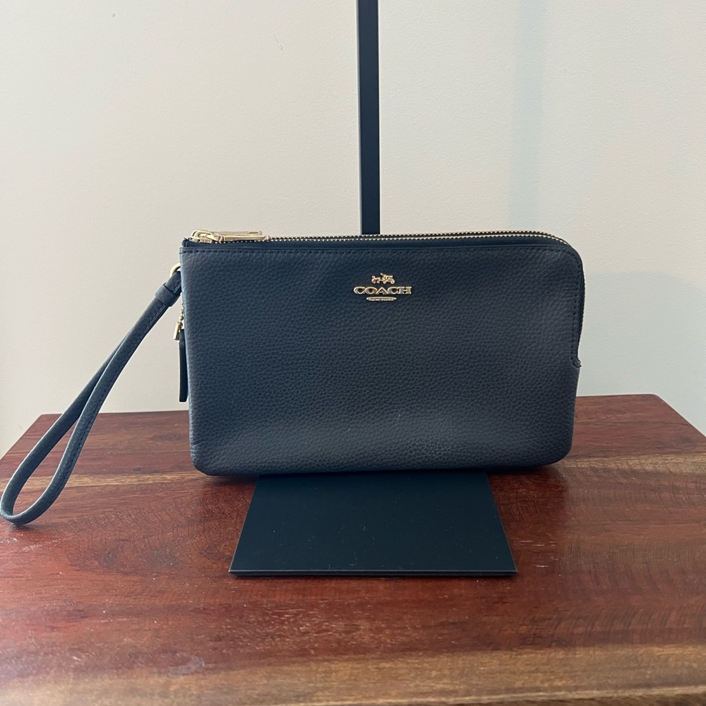 NWOT Coach Grayish Blue Double Zip Wristlet with Hantag